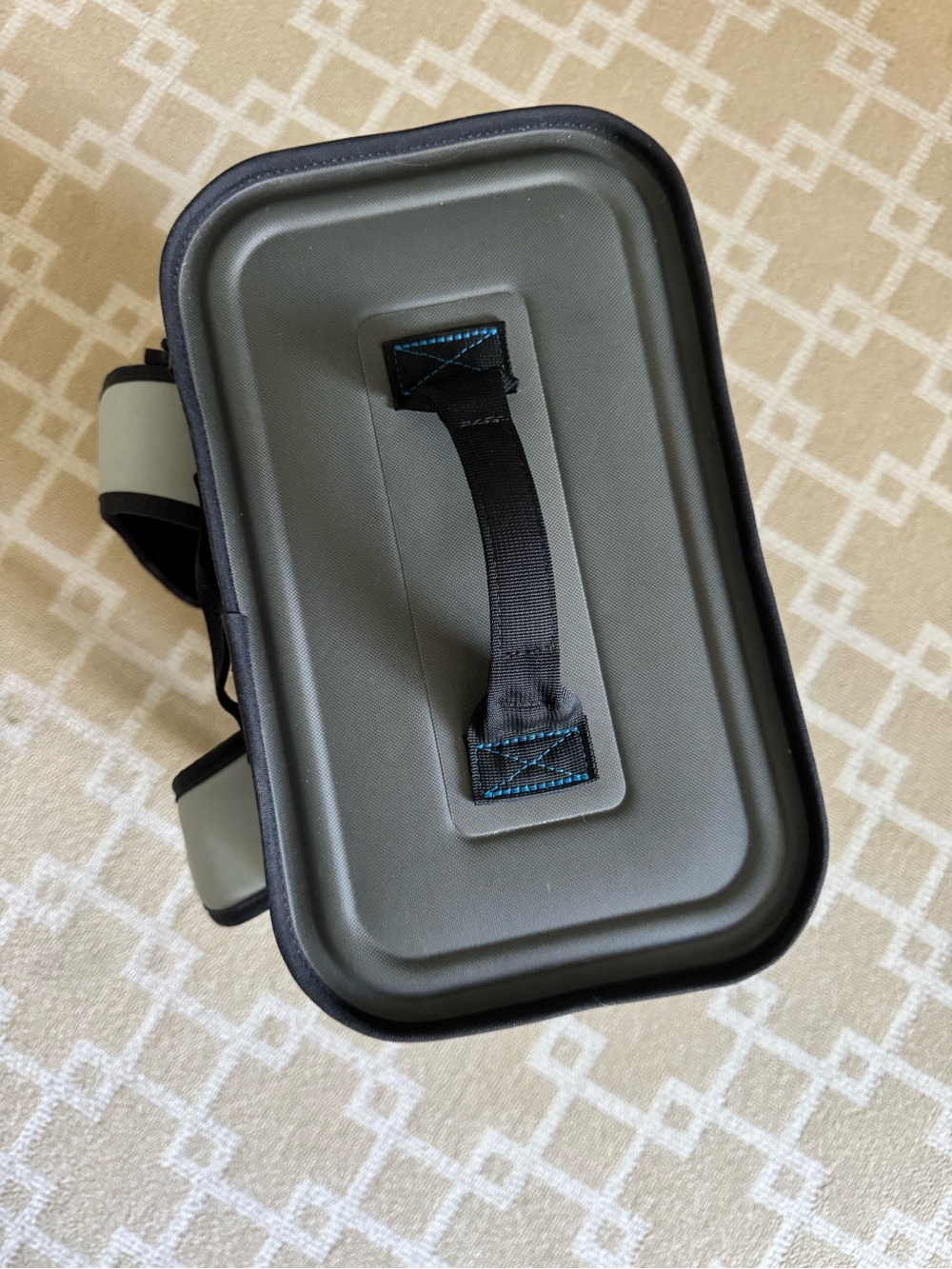 YETI Hopper BackFlip 24 Soft Backpack Cooler Gray Blue Waterproof Insulated - Picture 8 of 15